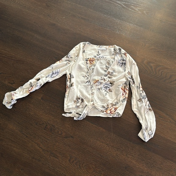 Flynn sky Riley top - Picture 2 of 3